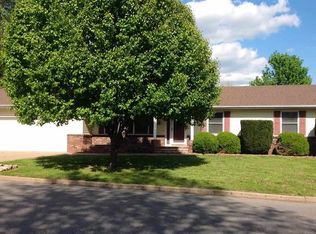 605 Learning Ln, Monett, MO 65708