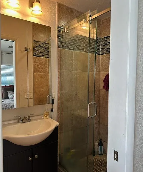 2nd bathroom