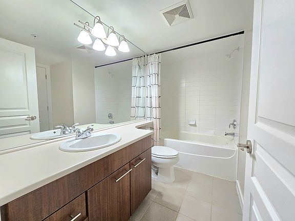 5th image of 4728 Brentwood Dr #115