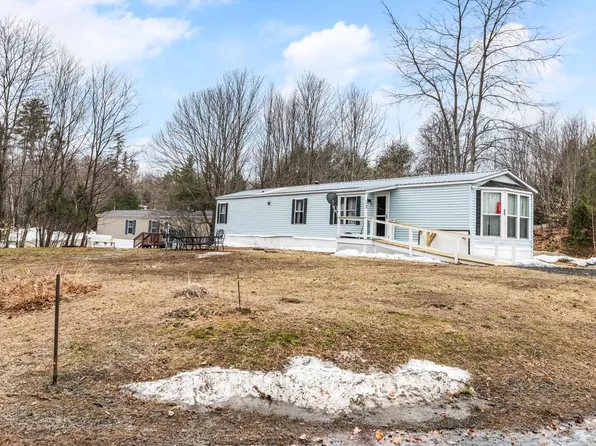 32 Country Club Drive, Newport, NH 03773