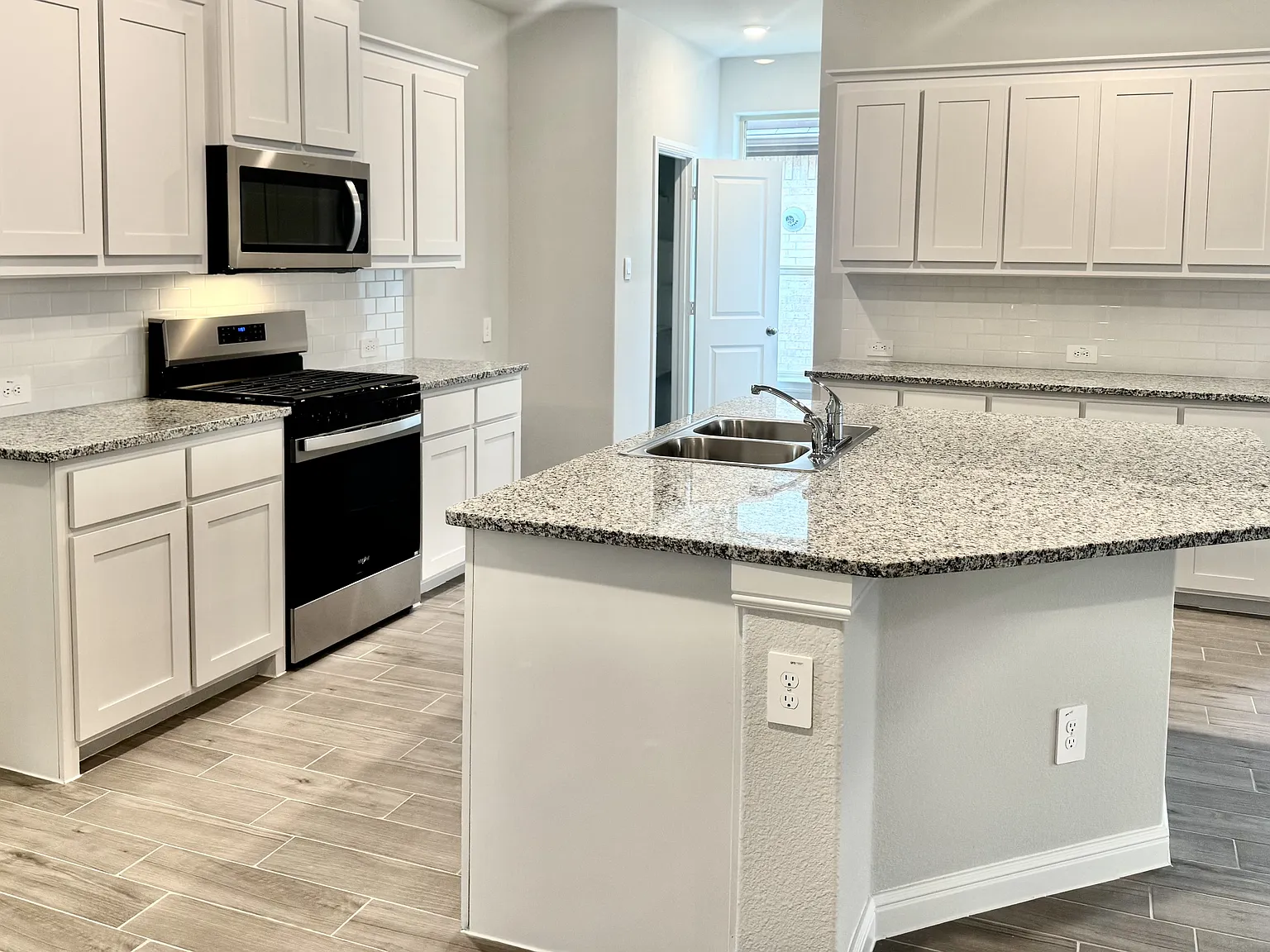 1231 Rockwater Drive — Photo 4