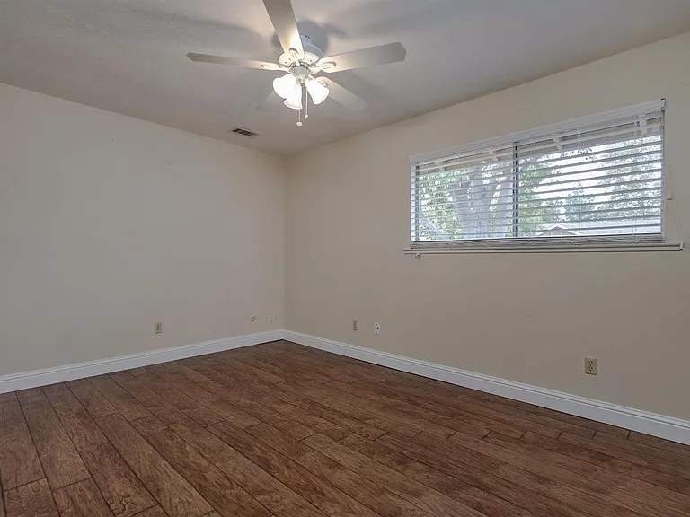 704 Christie Ct — Photo 8