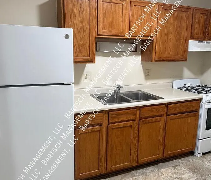 1311 W Madison St #9 — Photo 6