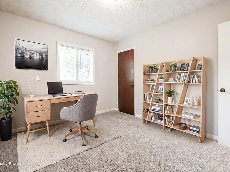 2725 Westford Ct — Photo 16