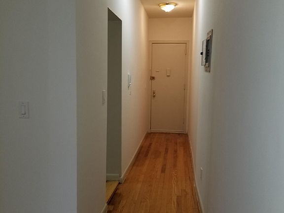 2nd image of 2085 Morris Ave #B7