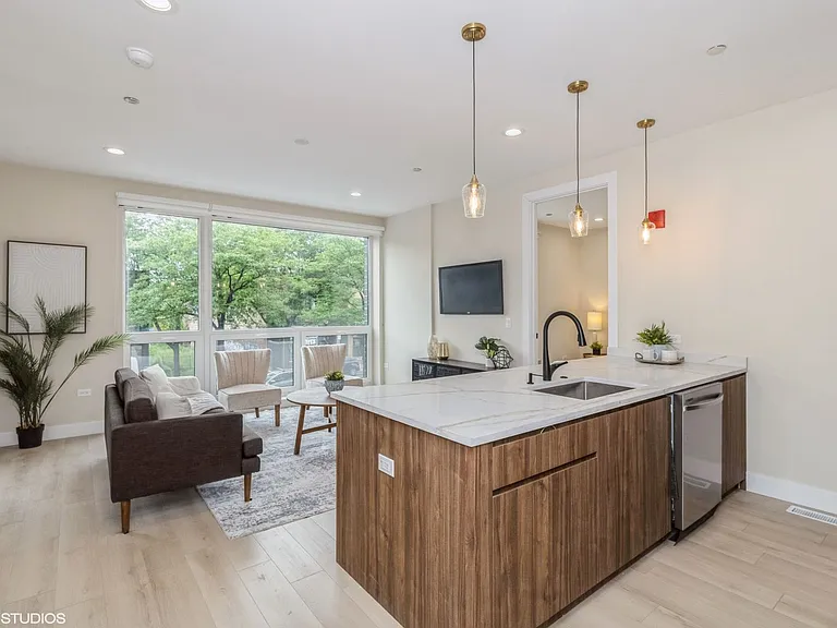 3043 W Irving Park Rd #502 — Photo 4