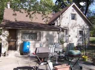 614 E 6th St, Cameron, MO 64429