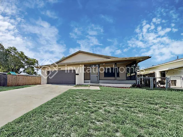 555 Freeport Ave N, Saint Petersburg, FL 33702