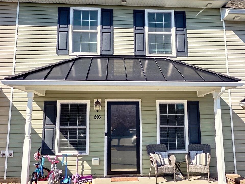 1st image of 803 Carson Cir