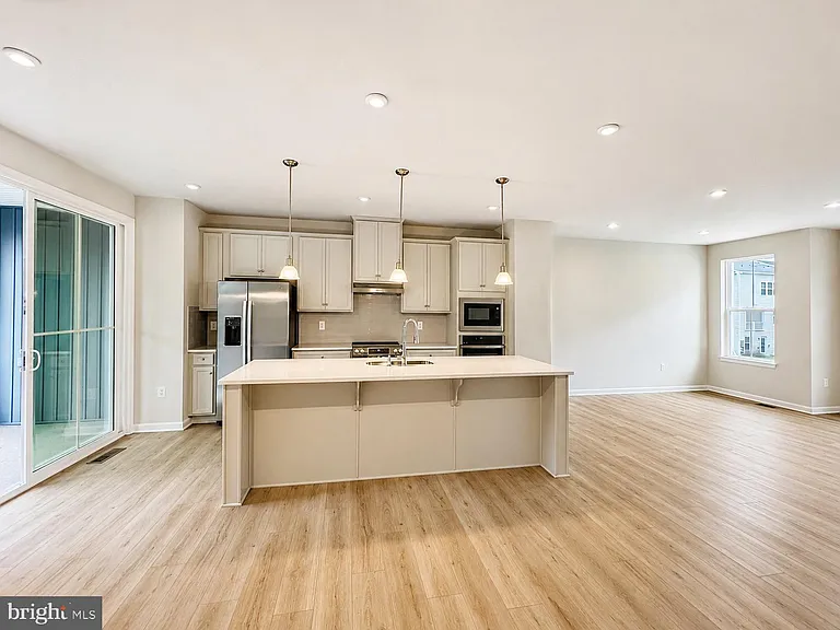 4843 Berryfield Ln — Photo 4