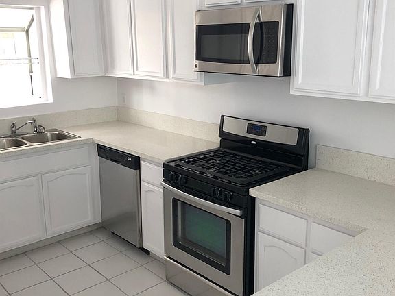 2nd image of 6828 Laurel Canyon Blvd Unit 202