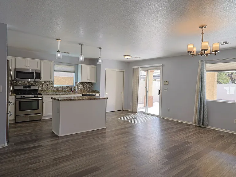 6113 Crystal Talon St — Photo 7