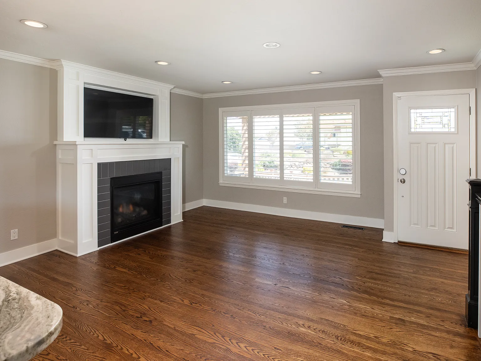 3 bed, 2.5 bath, 1620 sqft, $7,900 — Photo 2