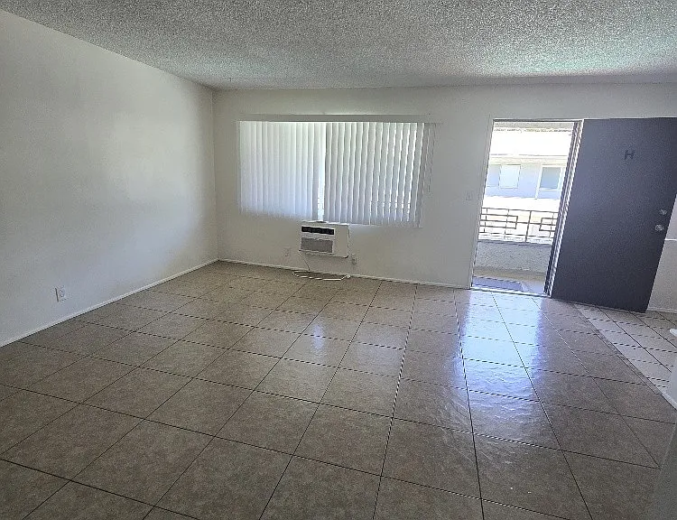 771 Spruce Ave #H — Photo 8