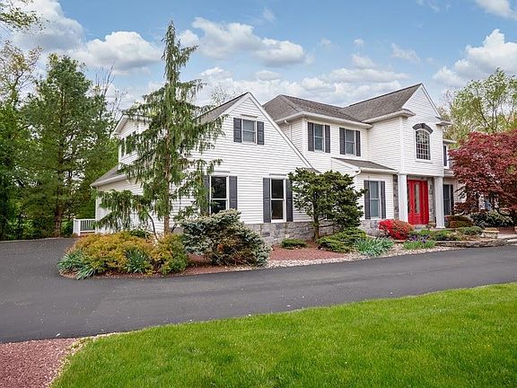 5th image of 4450 Pond View Ct