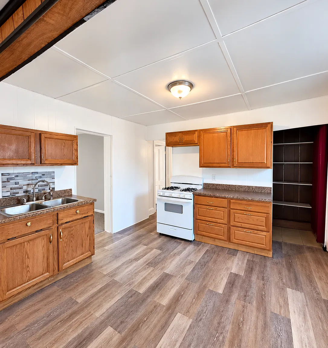 2 bed, 1760 sqft, $1,350 — Photo 2
