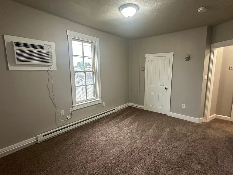 39 E Willow St — Photo 5