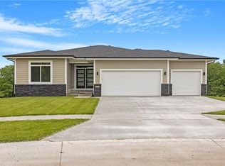 1128 2nd St NE, Altoona, IA 50009