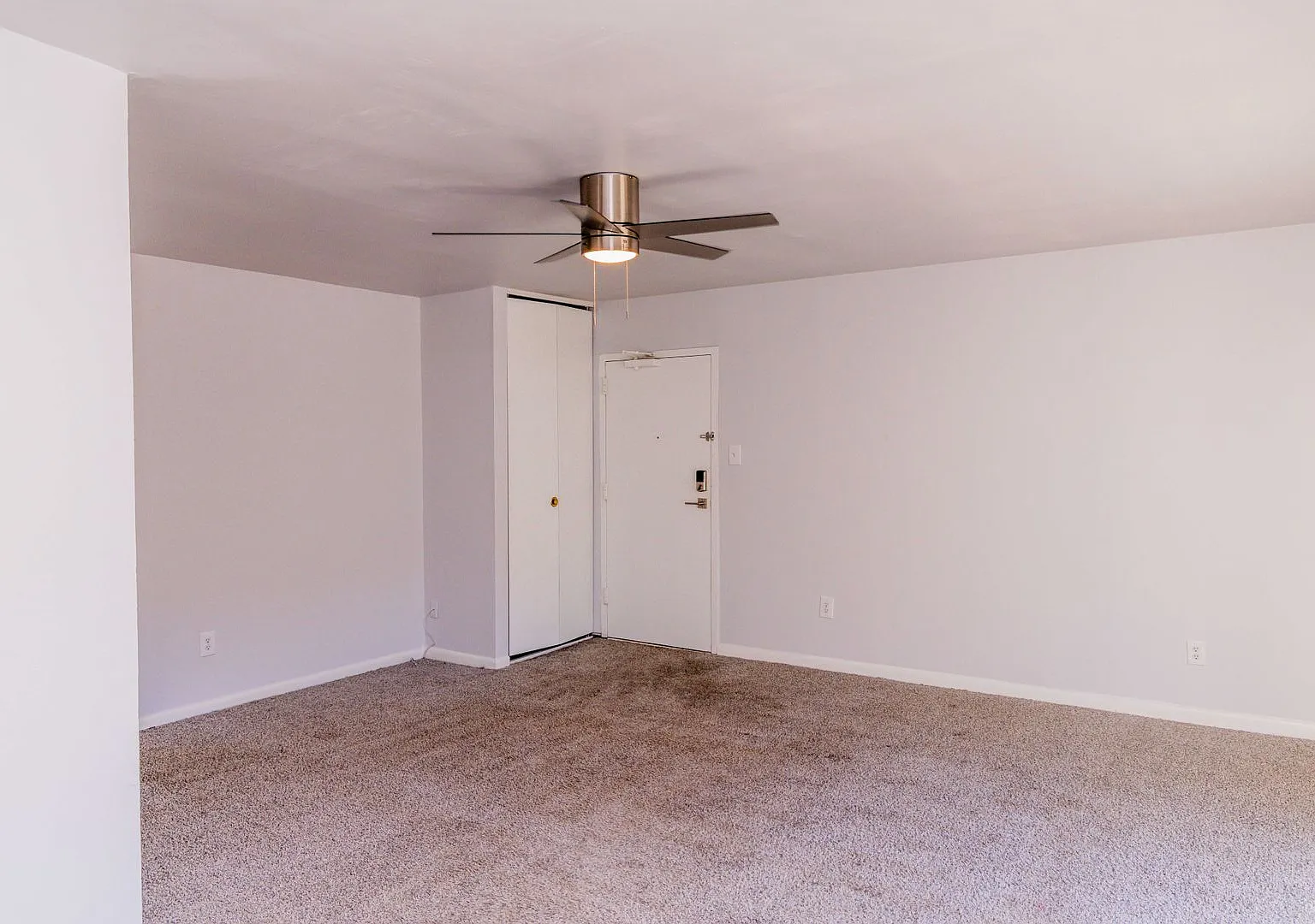 Two Bedroom Apartment Available At Barracks West — Photo 2