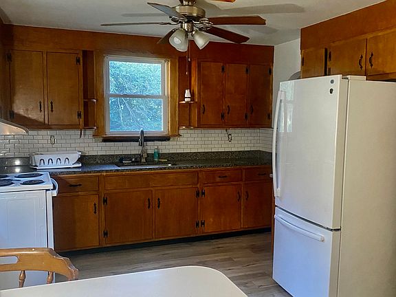 2nd image of 1280 New Haven Road