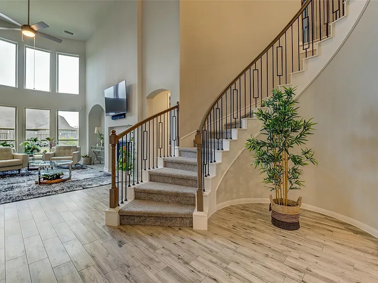 2727 Camellia Ave — Photo 27