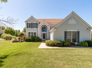 W145N6653 Cedar Ridge Ln, Menomonee Falls, WI 53051