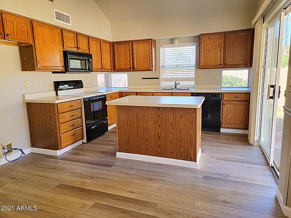 3rd image of 2248 E Lakecrest Dr