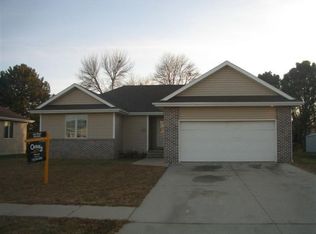 516 E 26th St, South Sioux City, NE 68776