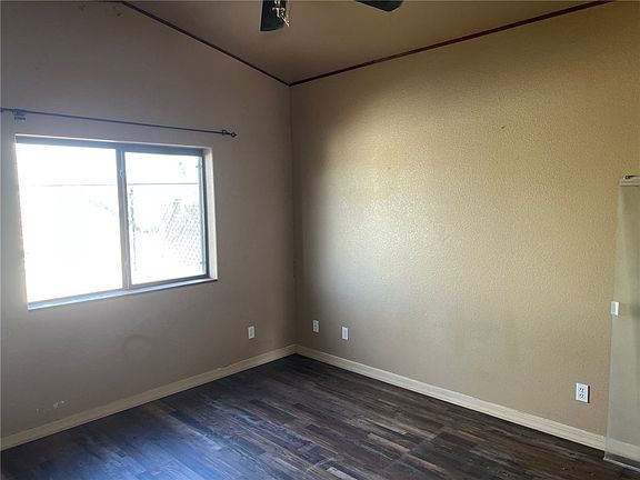 4th image of 1711 Florence Avenue