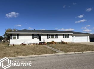 107 Pleasantview Rd, Marshalltown, IA 50158
