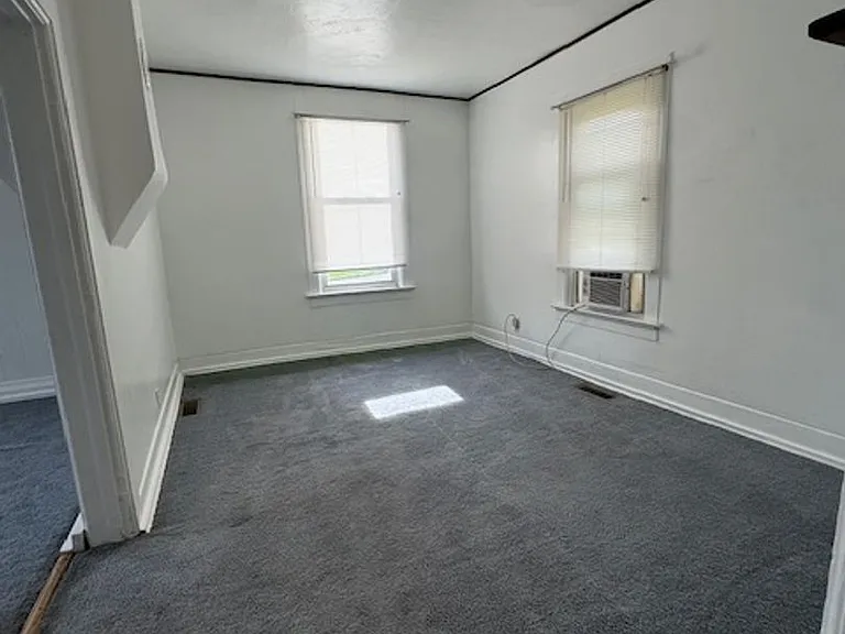 102 2nd Ave NW — Photo 4