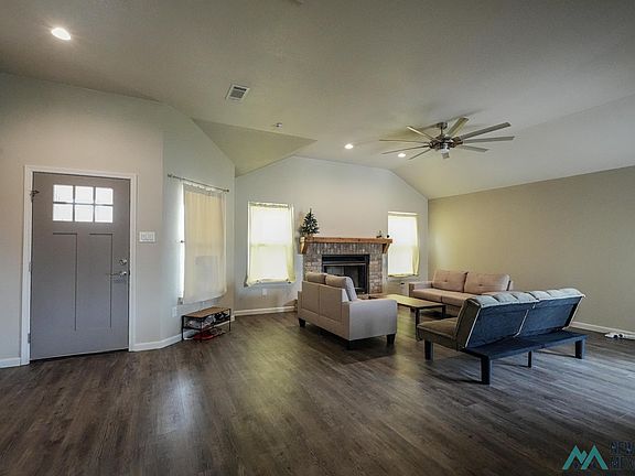 5th image of 2201 Northglen Dr