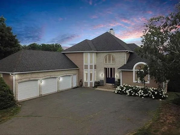 66 Meadowview Ct, Watertown, CT 06795