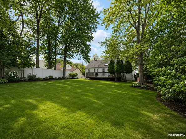 1103 Korfitsen Rd, New Milford, NJ 07646