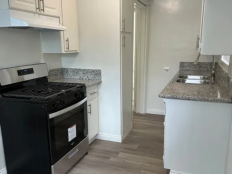 Penn Apartments — Photo 13