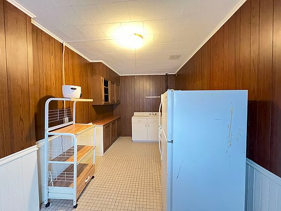 5th image of 18 Robinson St #1