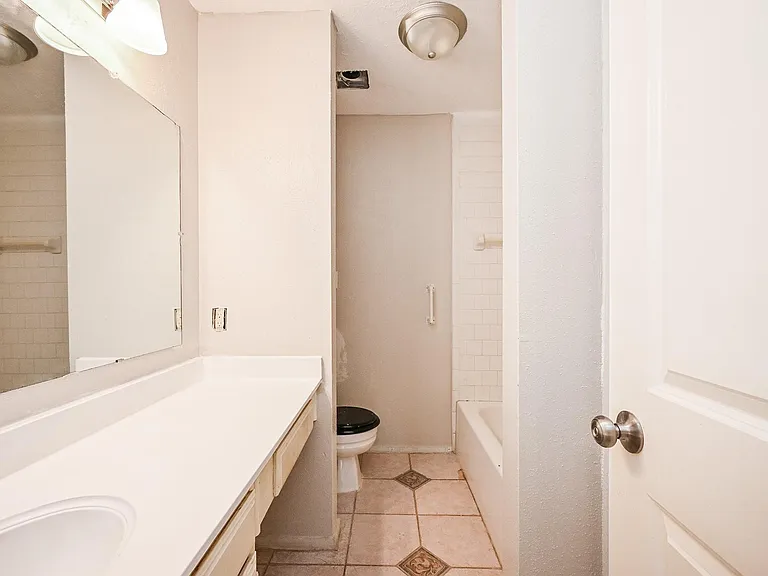 1114 Blue Diamond Dr — Photo 18
