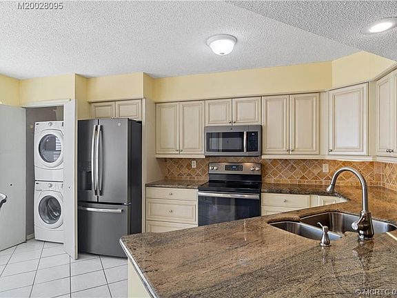 3rd image of 6041 SE Martinique Dr APT 102