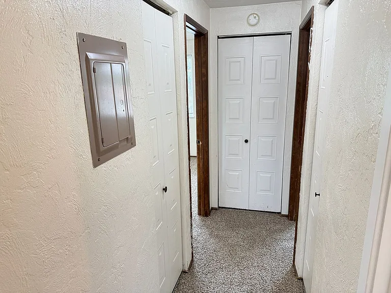 165 SW Kalmia St. — Photo 12