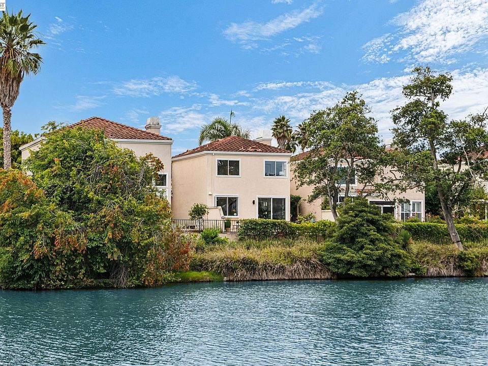 1st image of 119 Diapian Bay