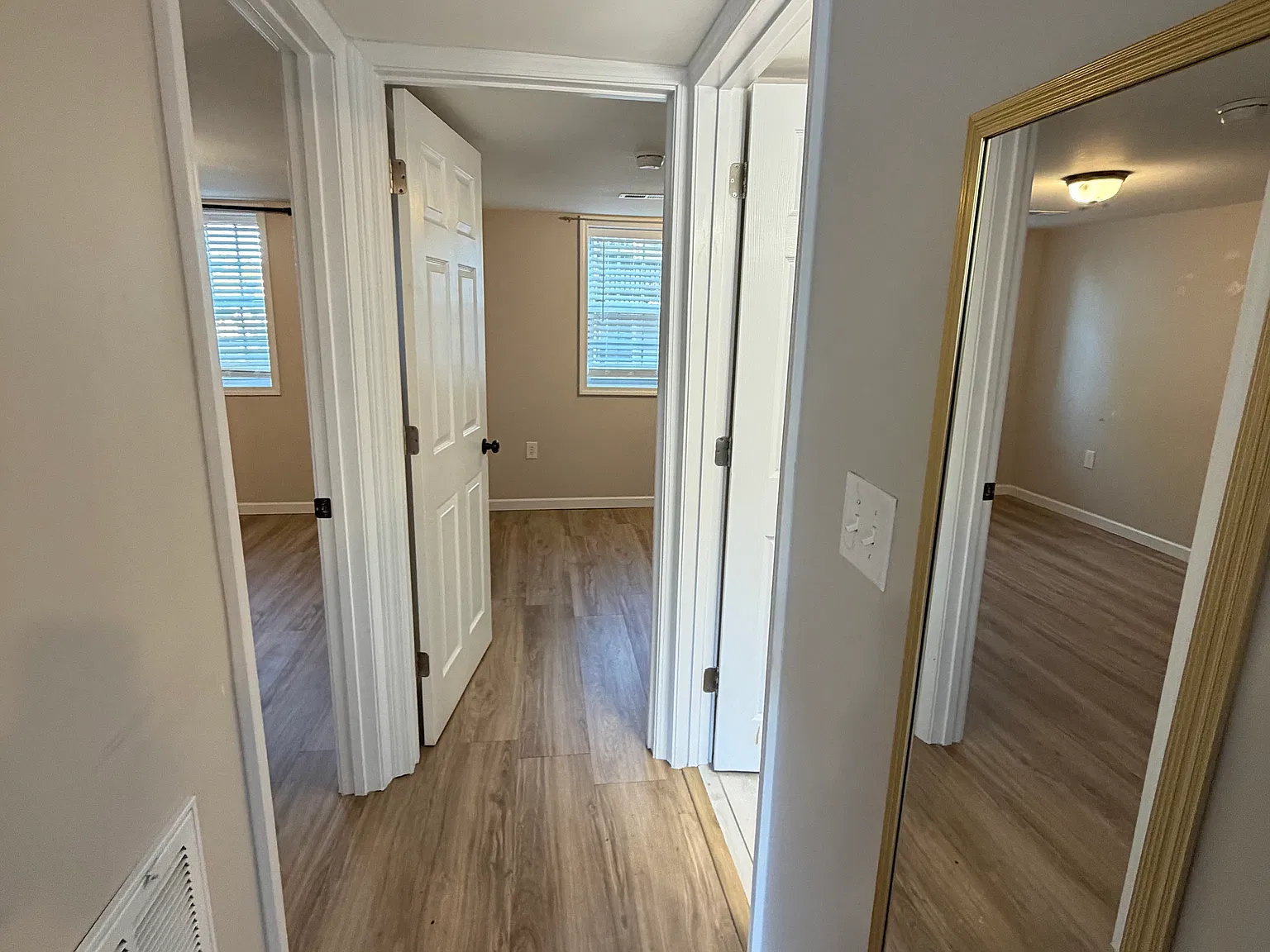 2 bed, $1,100 — Photo 4