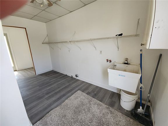 4th image of 42 Kennedy Rd