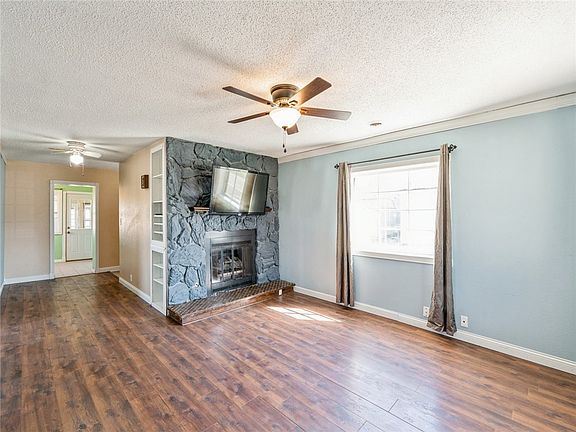 5th image of 613 15th Ave E
