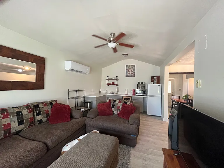 4310 N 14th Ave — Photo 8