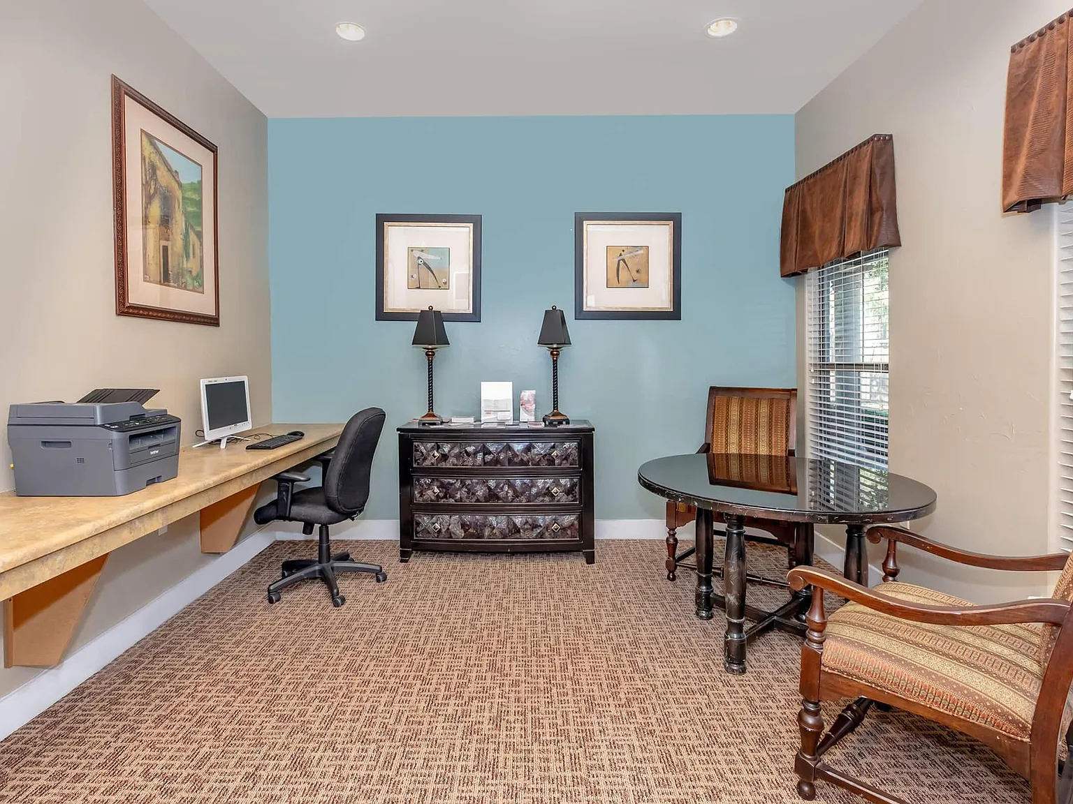 San Pedro Apartments — Photo 4