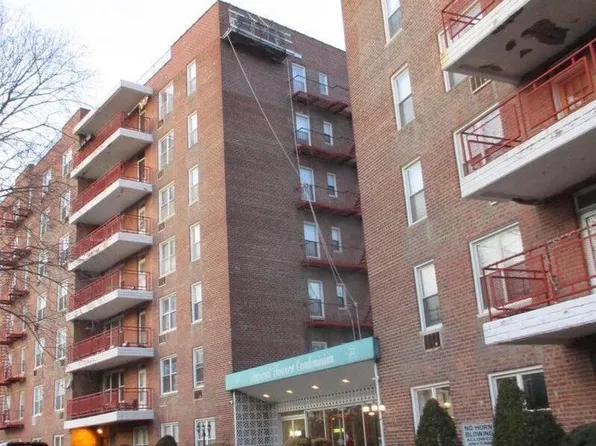 55 Austin Pl APT 1W, Staten Island, NY 10304
