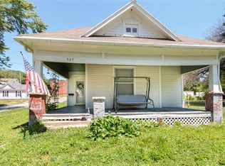 303 E Valley St, Saint Joseph, MO 64504