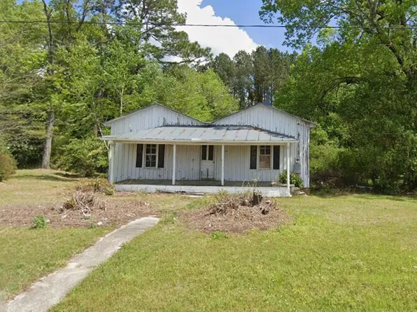 404 N Wilson St, Walstonburg, NC 27888