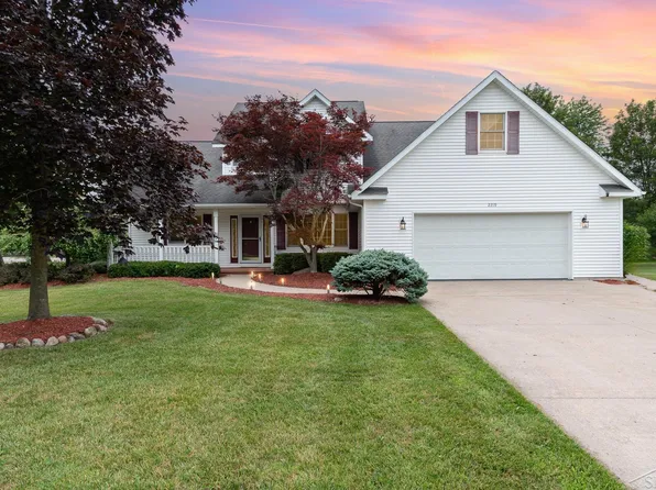 2219 Manchester Dr, Saginaw, MI 48609