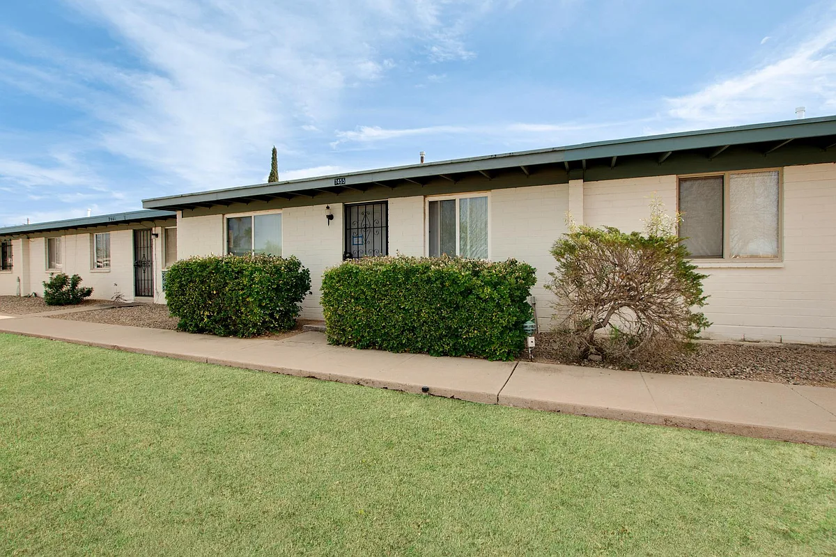 Building Photo - 7455 E Desert Spring Dr